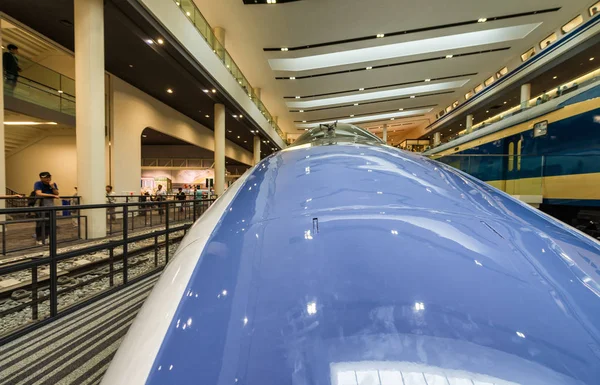 KYOTO, JAPÓN - 30 DE MAYO DE 2016: Tren Shinkansen dentro de la Mus Ferroviaria —  Fotos de Stock