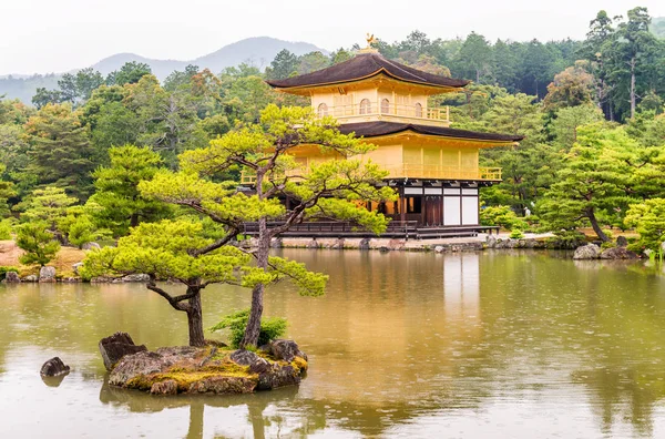 Το Χρυσό Περίπτερο (Kinkaku-Ji) του Κιότο, Ιαπωνία — Φωτογραφία Αρχείου