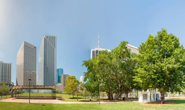 MIAMI - FEBRERO 2016: Vista panorámica de City Skyline. Miami att —  Fotos de Stock