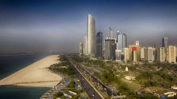 Corniche Beach in Abu Dhabi — Stock Photo, Image