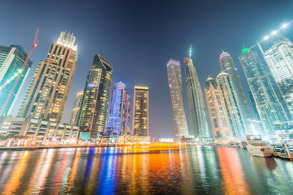 Arranha-céus de Dubai marina — Fotografia de Stock