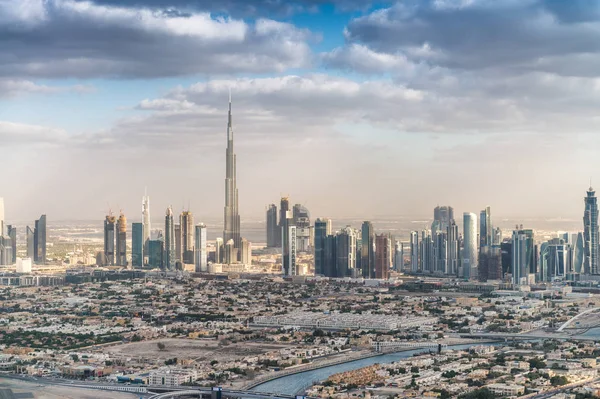 Κέντρο πόλης Ντουμπάι στον ορίζοντα εναέρια άποψη, Ηνωμένα Αραβικά Εμιράτα — Φωτογραφία Αρχείου