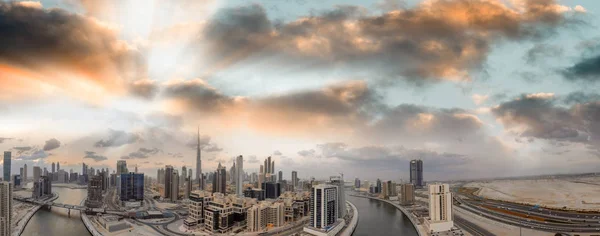 Vista aérea do centro de Dubai ao entardecer — Fotografia de Stock