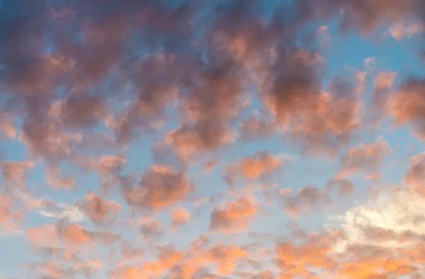 Schöne bunte Sonnenuntergang Himmel — Stockfoto