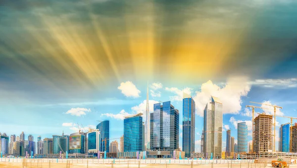 Atemberaubendes Sonnenuntergangspanorama der Innenstadt Dubais - uae — Stockfoto