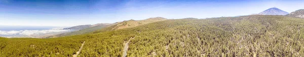 Vue aérienne panoramique des routes de montagne — Photo