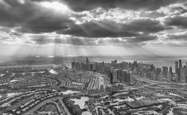 해질녘 다운 타운 두바이의 항공 보기 — 스톡 사진