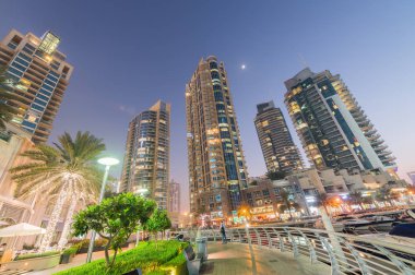 Dubai Marina promenade 