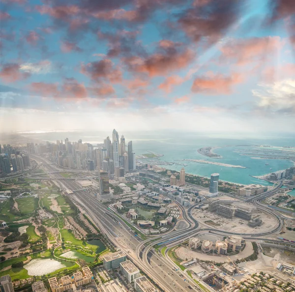 Downtown Dubai Complex från luften. Sheikh Zayed road — Stockfoto