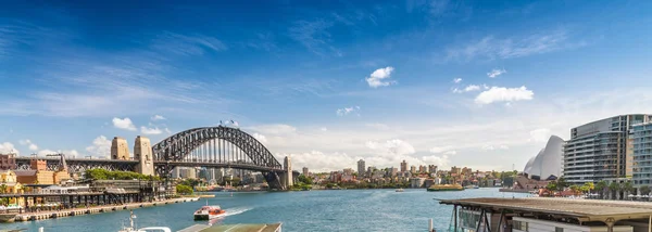 Sydney Harbour Bridge, vidvinkel udsigt - Stock-foto