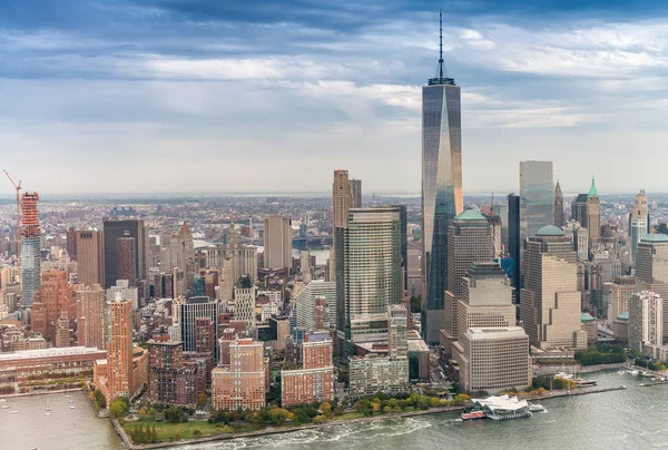 Aerial view of Lower Manhattan skyline from helicopter — Stock Photo, Image