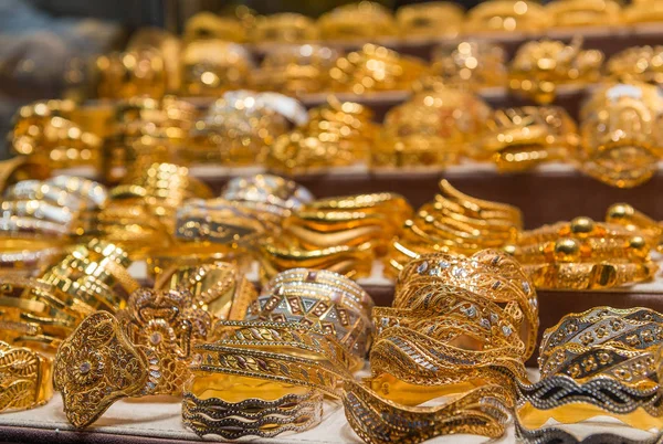 Oro en el famoso Zoco de Oro en Dubai —  Fotos de Stock