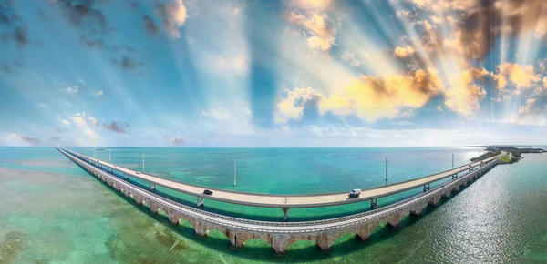 Florida Keys Bridge, piękny zachód słońca widok z lotu ptaka — Zdjęcie stockowe