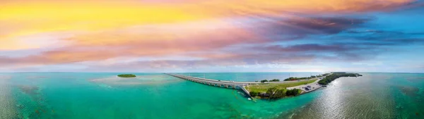 Florida Keys most, letecký pohled na krásný západ slunce — Stock fotografie