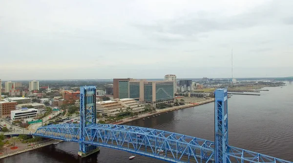 ДЖЕКСОНВИЛЛ, Флорида - ФЕБРЮАРЬ 2016: Вид на город с воздуха. Джексонвилл — стоковое фото