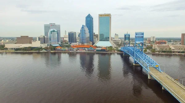 JACKSONVILLE, FL - FEBRERO 2016: Vista aérea de la ciudad. Jacksonville. — Foto de Stock