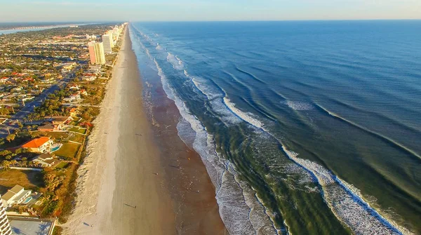 Alacakaranlıkta Daytona Beach havadan görünümü — Stok fotoğraf