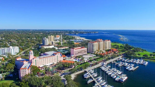 ST PETERBURG, FL - FEBRERO 2016: Vista aérea de la ciudad. San Petersburgo —  Fotos de Stock