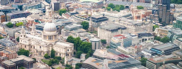 Katedrála svatého Pavla z helikoptéry, Londýn - Velká Británie — Stock fotografie