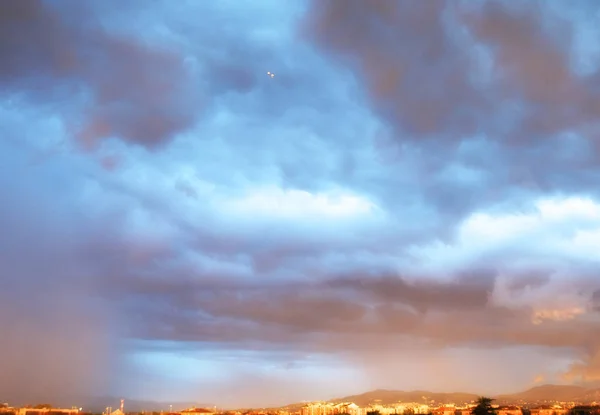 Auringonlasku Rooman maaseudulla — kuvapankkivalokuva