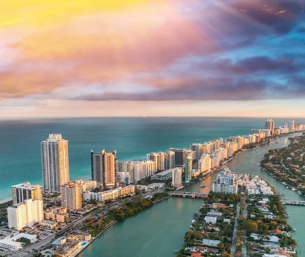 Vista aérea del horizonte de Miami Beach, Florida — Foto de Stock