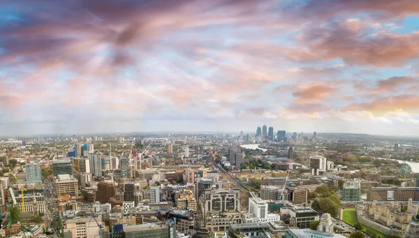 Tramonto aereo vista panoramica dello skyline di Londra, lato est — Foto Stock