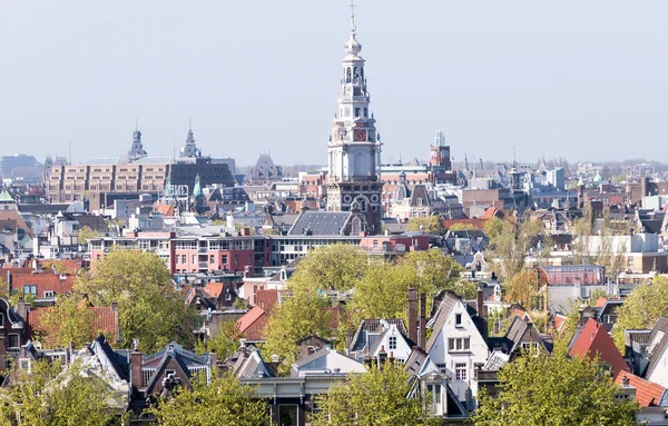 Amsterdam, Nizozemsko. Krásná typická městská architektura — Stock fotografie