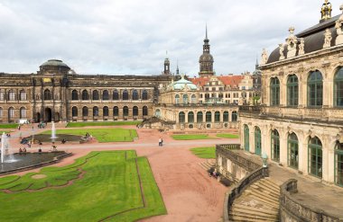 Dresden, Almanya - Temmuz 2016: Dresdner Zwinger palace kıralık için yapılmış olan