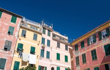 Cinque Terre Köyü, İtalya'nın renkli evleri