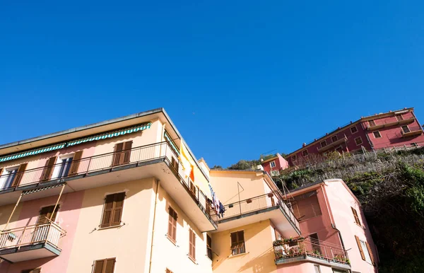 Farbenfrohe Häuser in Manarola, Cinque Terre — Stockfoto