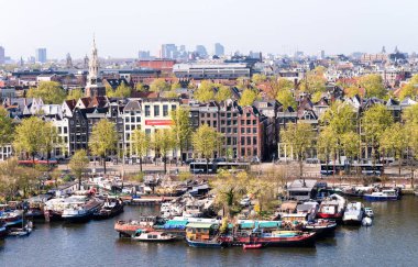 Amsterdam, Hollanda. Güzel tipik şehir mimarisi