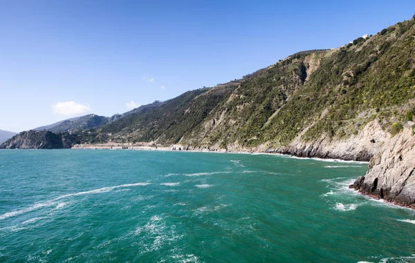 Underbart landskap och våren färger Cinque Terre - Italien — Stockfoto