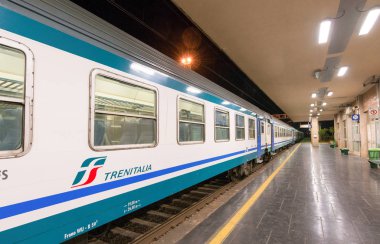 İtalyan sahil boyunca tren