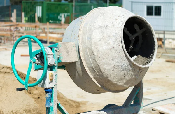 Betonmischer auf Baustelle — Stockfoto