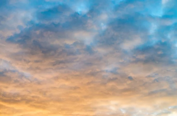Gyönyörű naplemente ég - kék árnyalat — Stock Fotó