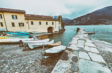 Gün batımında Bellagio cityscape Como Gölü