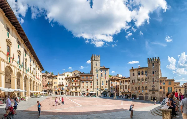 Piazza Grande in Arezzo — Stock Photo, Image
