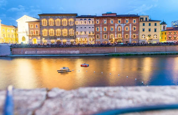 Pisa, Toskana - İtalya Luminara gece ışıkları göster — Stok fotoğraf