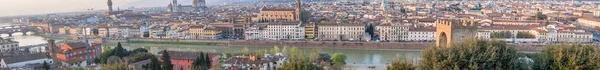 Panoramic view of Florence from Piazzale Michelangelo, Tuscany - — Stock Photo, Image