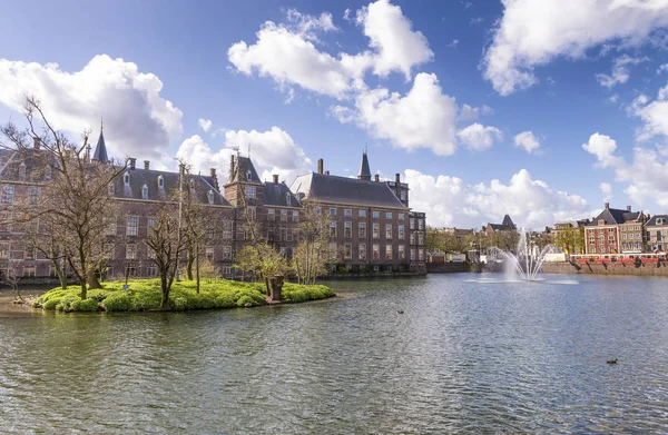 Binnenhof, Parlamento holandés - La Haya (Den Haag), Países Bajos —  Fotos de Stock