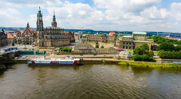 Hermoso horizonte de la ciudad de Dresde — Foto de Stock