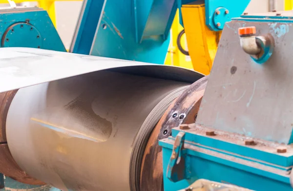 Máquina de corte de bobinas. Conceito industrial e empresarial — Fotografia de Stock