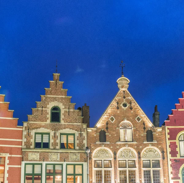 Bruges binaların renkli mimarisi — Stok fotoğraf