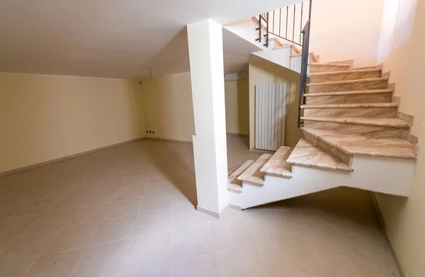 Staircase to basement room — Stock Photo, Image