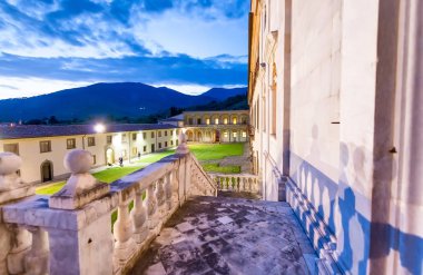 Calci Charterhouse - Pisa, Toskana gece görünümü