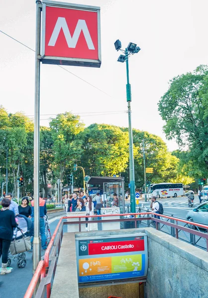 Subway sign in Milan — Stock Photo, Image