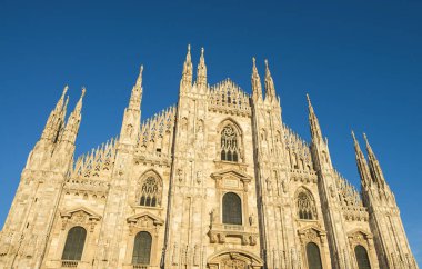 Gün batımı görünümü Milano Duomo, İtalya