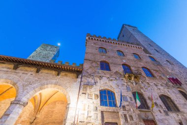 Gün batımında, Tuscany - İtalya San Gimignano mimarisi
