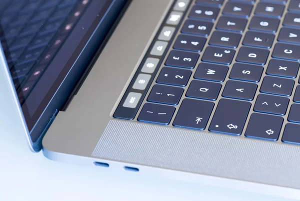 Macbook Pro 15 polegadas — Fotografia de Stock