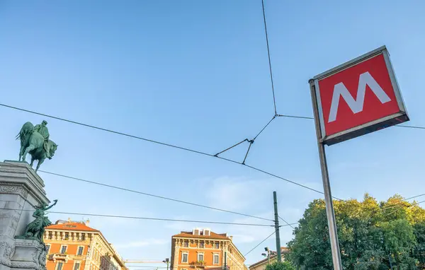 Subway sign in Milan — Stock Photo, Image